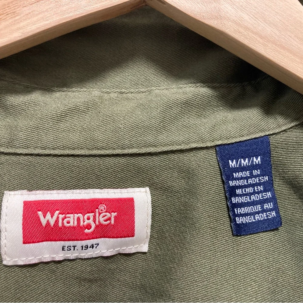 Olive Green Men's Short Sleeve Button Up Shirt - Picture 2 of 8